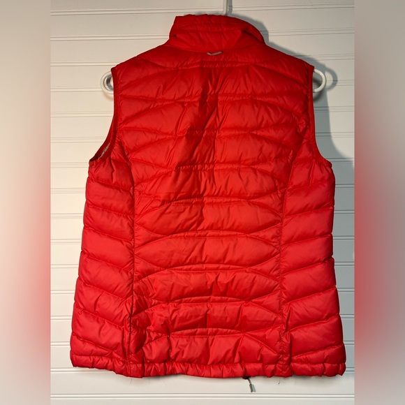 Eddie Bauer Women’s Pink Puffer Vest S Down Lightweight Full Zip Quilted Cozy - Picture 2 of 9